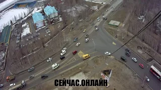 Веб-камера на перекрёстке Нефтяников - 60 лет Октября 📺 Прямо сейчас смотреть онлайн