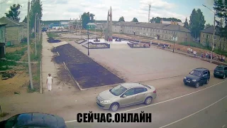 Веб-камера с видом на памятник Воинам-землякам, посёлок Октябрьский 📺 Прямо сейчас смотреть онлайн